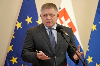 Ceny paliv by mali byt podla Fica na urovni krajin V4 a lacnejsie ako v Rakusku