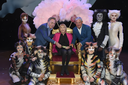 Choreografka maciek a Fantoma operu Gillian Lynne Svet ju odsudil za to ze bola ina nakoniec vsak lezal pri jej nohach