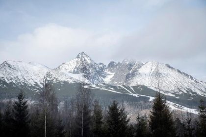 Horska zachranna sluzba nedoporucaa pohyb v horach kvoli silnemu vetru