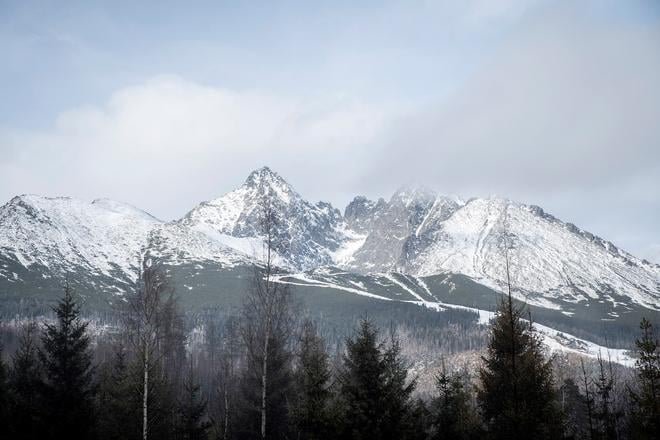 Horska zachranna sluzba nedoporucaa pohyb v horach kvoli silnemu vetru