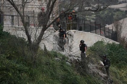 Izraelska policia pri razi vo vychodnom Jeruzaleme zastrelila Palestincana