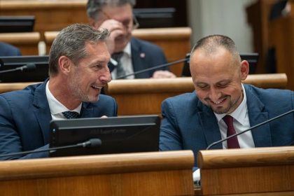 KDH vycita rezortu zdravotnictva ticho pri navrhu na vybavenost zachraniek