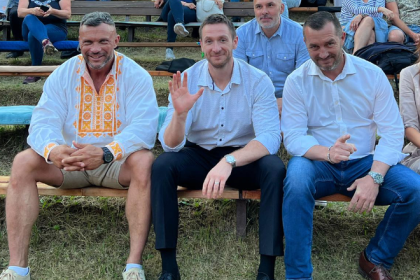 Krik do prazdnych lavic a zvelicene zasluhy Co dosiahla Republika za dva roky v Bruseli