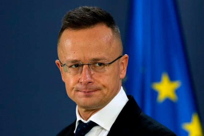 Madarsky minister Szijjarto potvrdil pravidelnu komunikaciu s Lavrovom o EU