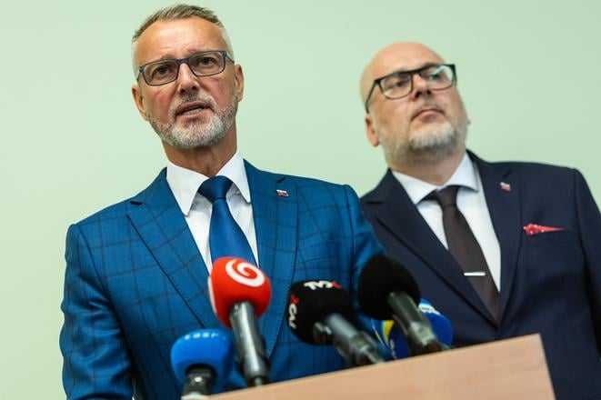 Navrh na predlzenie funkcneho obdobia prisiel podla Rashiho priamo od miestnej samospravy