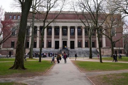 Navrh titulu Vlada USA podala zalobu na Harvardovu univerzitu kvoli protiizraelskym protestom