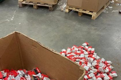 Odhalili nelegalnu vyrobu cigariet Bola napojena na medzinarodnu skupinu