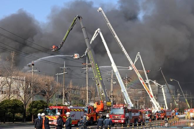 Poziar v juhokorejskej fabrike na vyrobu automobilovych suciactok si vyzadal najmenej desat obeti
