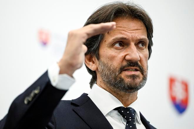 Ranny brifing Kalinakova obhajoba ziskov neobstoji Fico sa pre dlh obzera po Pente