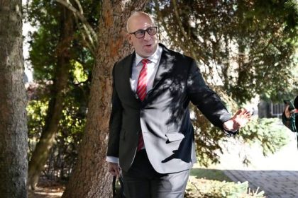 Raz chce useky R2 za 400 milionov Boli sme najdrahsi a toto je este nasobne viac kritizuje SaS