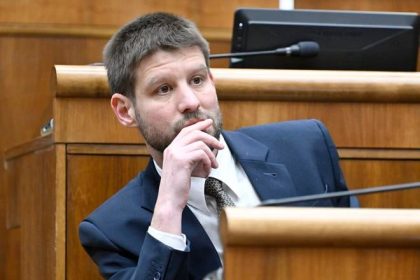 Simecka vyzval Danka na odchod z vladnej koalicie ktora skodi Slovensku