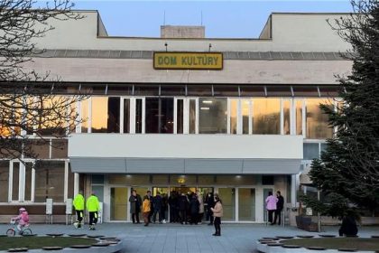 Tazko sa mi v tom zorientovat lebo sme na vsetky styri strany hovori dchodkyna po oslave MDZ v Dubravke