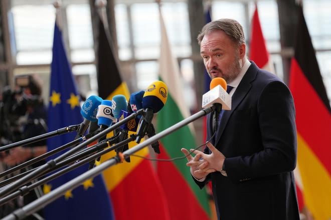 Unia sa pripravuji na prerusenie dodavok Ziada staty aby zvazili obmedzenie spotreby ropy a plynu
