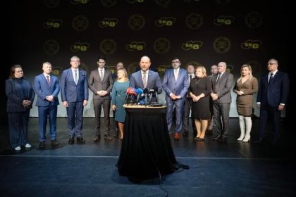 Zrusit okresne urady spajat obce Slovensko po dvadsiatich rokoch opat otvara temu verejnej spravy