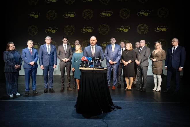 Zrusit okresne urady spajat obce Slovensko po dvadsiatich rokoch opat otvara temu verejnej spravy