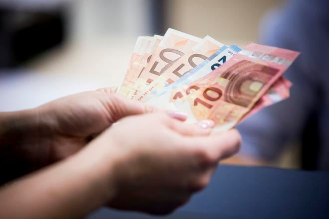 Bohati na Slovensku daruju rocne desattisice Filantropia rastie stat ju obmedzuje