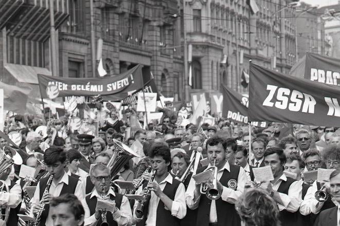 Havaria ktoru bolo potrebne utajit Cernobyl a reakcie rezimu a spolocnosti na Slovensku