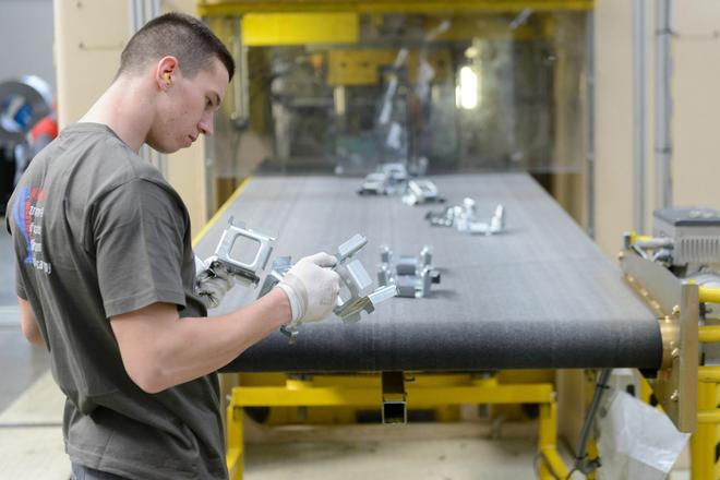 Napatie na Blizkom vychode narusa globalnu ekonomiku Slovakov podla analytikov caka pokles realnych miezd