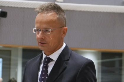 Predstavitelka Tiszy vyzvala Szijjartoa aby prestal s nicenim dokumentov