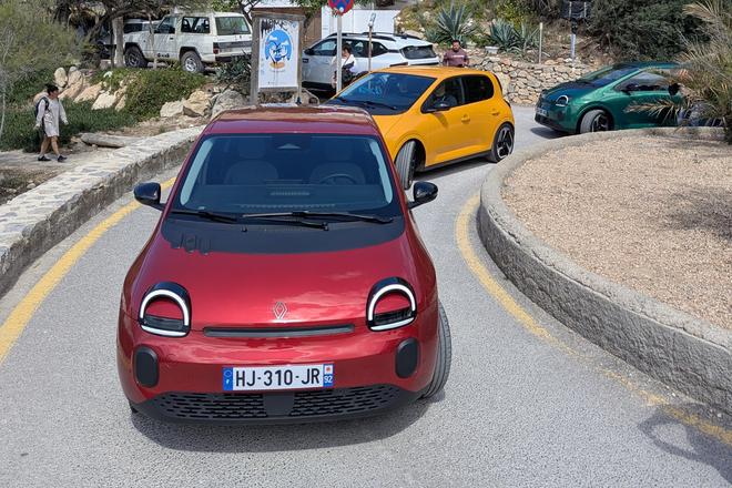 Renault Twingo je tazke neoblibit si konkurentov predbehne so sirokym usmevom