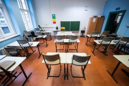 Upraveny system ospravedlnovania ziakov pocet vymeskanch hodin zatial vyrazne nezmenil