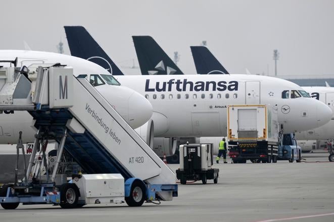 Vo Frankfurte zrusili 1100 odletov a priletov kvoli strajku pilotov Lufthansy