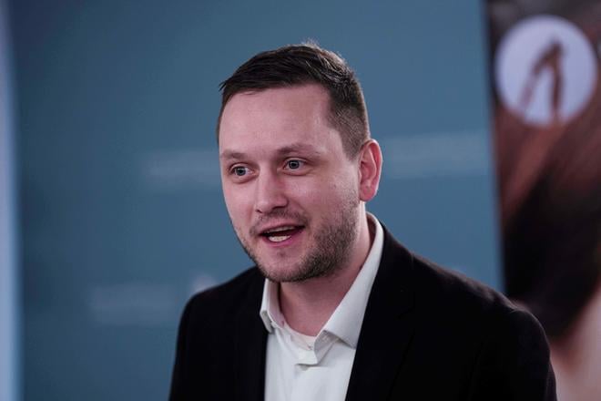 Gronsky premier Nielsen oznail prv rokovania s americkm vyslancom za konstruktvne