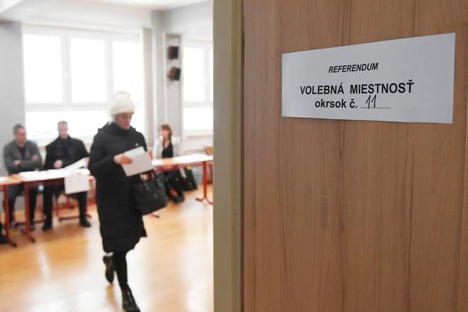 Hlasovat v referende planuje 8460 volicov zo zahranicia