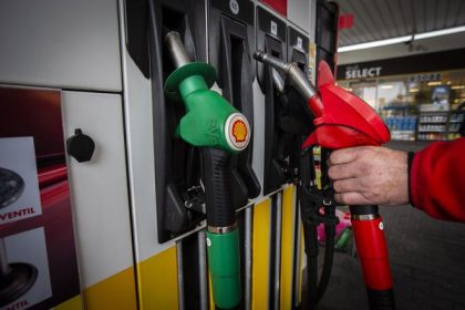 Kamenicky avizuje dalsie rokovania o cenach pohonnych hmot so Slovnaftom
