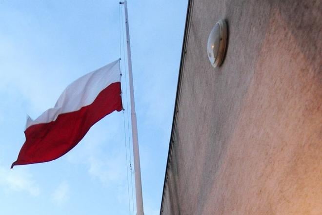 Polska policia zadrzala pat osob za falosne nudzove telefonaty