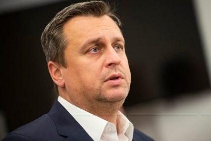 SNS vyzyva koalicnych partnerov aby podporili zvysenie dochodkov pre ludi nad 90 rokov