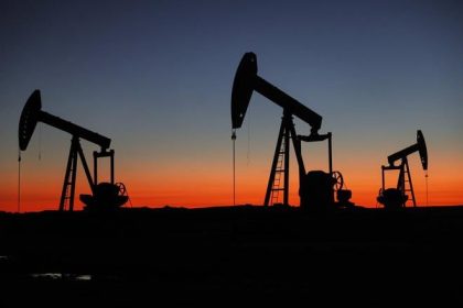 Tazba ropy v krajinach OPEC klesla na najnizsiu urove za viac ako 25 rokov
