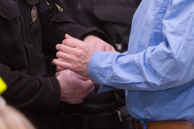 v spanielsku zatkli troch kanadskych policajtov pre podozrenie z napadnutia