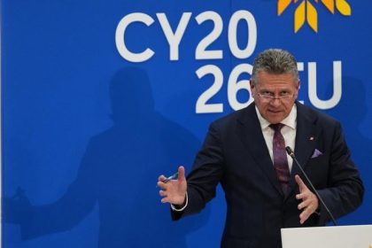 EU chce znizit zavislost od jedineho dodavatela v citlivych sektoroch hovori Sefcovic