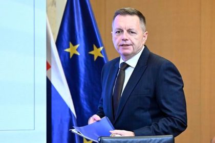 Kazimir oznacil zvysenie urokovych sadzieb za nevyhnutny krok