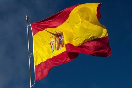 O legalizaciu pobi tu v Spaniolsku pozi adalo pribline 900 tisic migrantov bez dokladov
