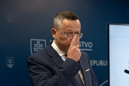 Slovenska ekonomika by mala urychlit rast vyplva z prognozy ministerstva financii