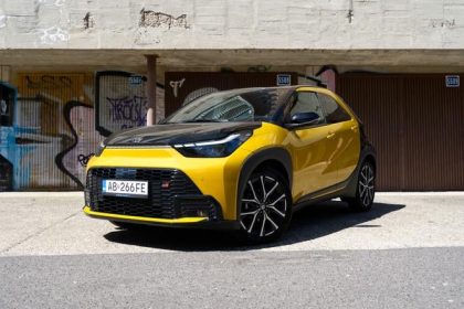 Toyota Aygo GR Sport je zabavna vcela ktora sa rychlo posuva vpred s velmi nizkou spotrebou