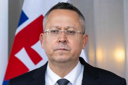 opozicia predlozila navrh na odvolanie kamenickeho schadza sa ma konat v pondelok