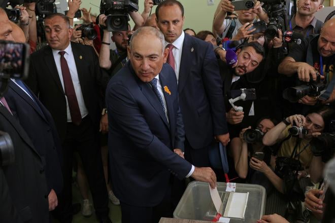 v Armensku zaznamenali pokus o kupu volebnych hlasov