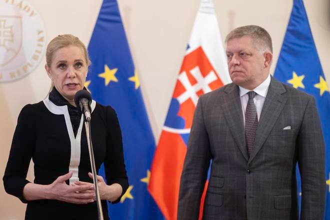 Ak to nestihnete zaplatite miliony Spor o atomku sa vyostri po Ficovi tlaci na Sakovu aj JESS