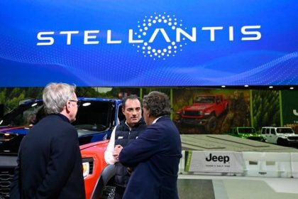 Automobilova skupina Stellantis sa v druhom stvrroku opet dostala do zisku