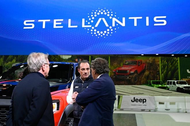 Automobilova skupina Stellantis sa v druhom stvrroku opet dostala do zisku