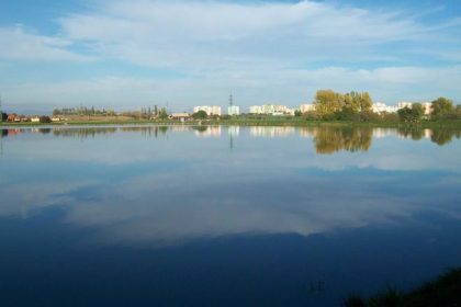 Mate na chrbte minove pole nejakajte kym zacne explodovat