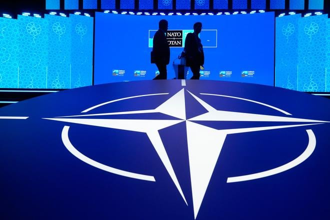 NATO zvazuje vynechanie samitu v Albansku v buducom roku