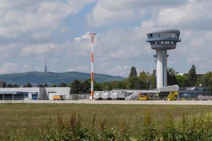Na bratislavskom letisku sa prida dalsi kontrolny bod