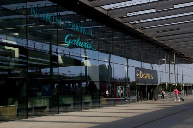 Nefunkcne toalety a zatvorene restauracie londynske letisko Gatwick ma problemy s dodavkami vody