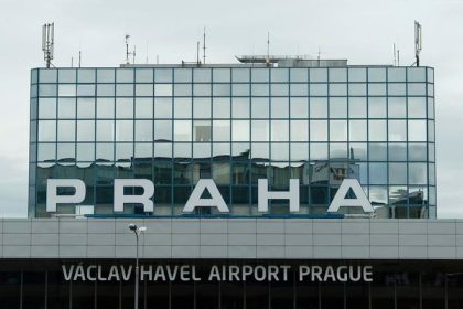 Odbory prazskeho letiska vyhlasili strajkovu pohotovost