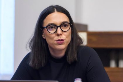 PS oznacilo rozhodnutie o spalovni Slovnaftu za bezprecedentnu aroganciu moci
