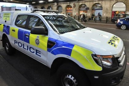 Porota vyhlasila 19 rocneho Nora za vinneho z pripravy vrazdy v Britanii